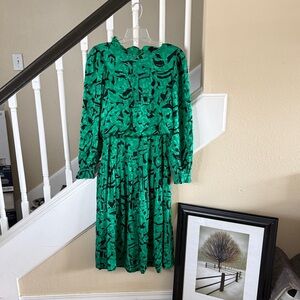 Elegant Green Patterned Dress